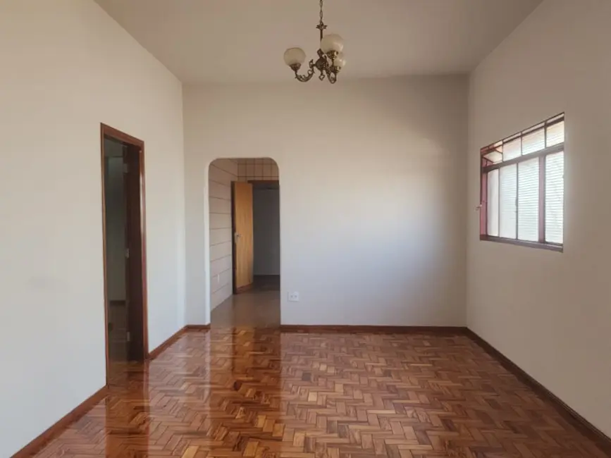 Foto 3 de Casa com 2 quartos para alugar, 427m2 em Centro, Sao Joaquim Da Barra - SP