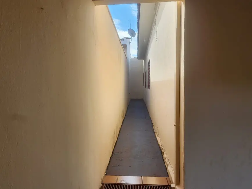 Foto 9 de Casa com 2 quartos para alugar, 427m2 em Centro, Sao Joaquim Da Barra - SP