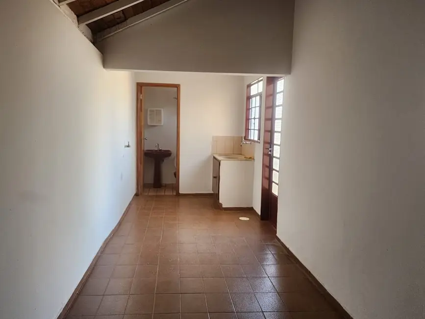 Foto 6 de Casa com 2 quartos para alugar, 427m2 em Centro, Sao Joaquim Da Barra - SP