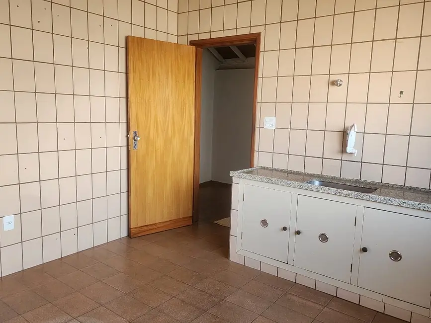 Foto 4 de Casa com 2 quartos para alugar, 427m2 em Centro, Sao Joaquim Da Barra - SP