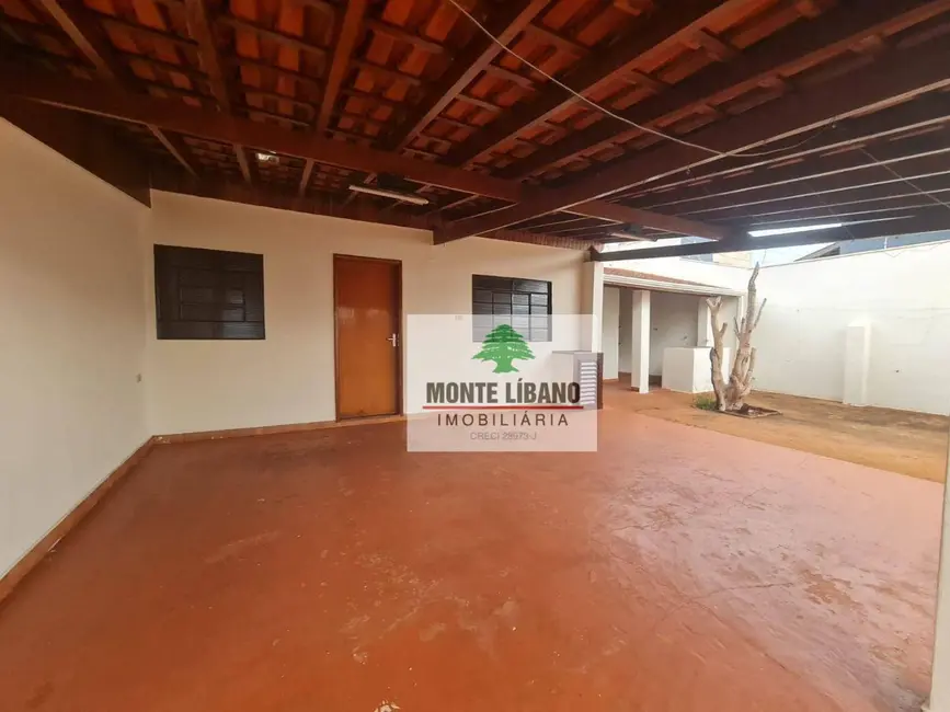 Foto 2 de Casa com 2 quartos para alugar, 250m2 em Sao Joaquim Da Barra - SP