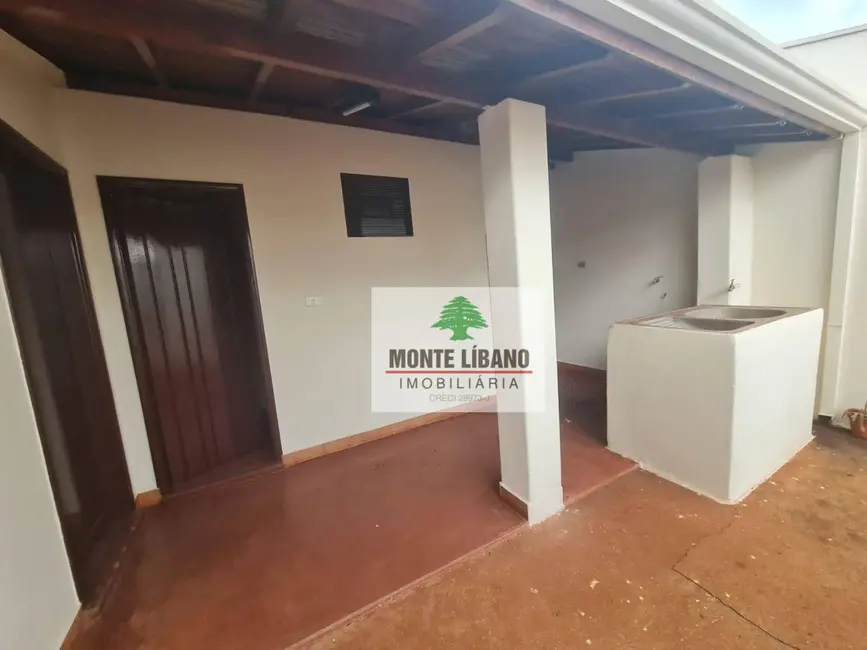 Foto 6 de Casa com 2 quartos para alugar, 250m2 em Sao Joaquim Da Barra - SP