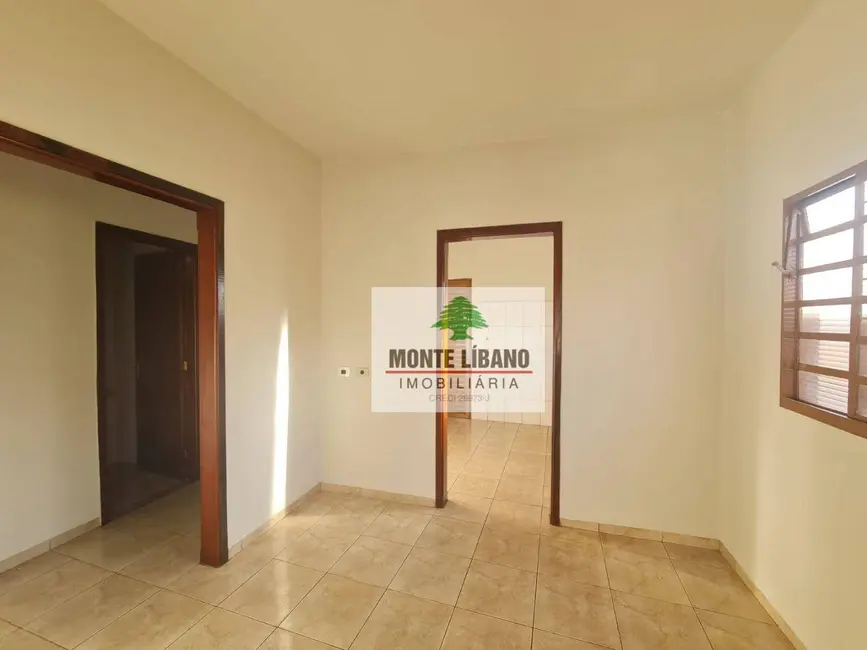 Casa com 2 quartos para alugar, 250m2 em Sao Joaquim Da Barra - SP - imagem 8 Foto 8 de Casa com 2 quartos para alugar, 250m2 em Sao Joaquim Da Barra - SP