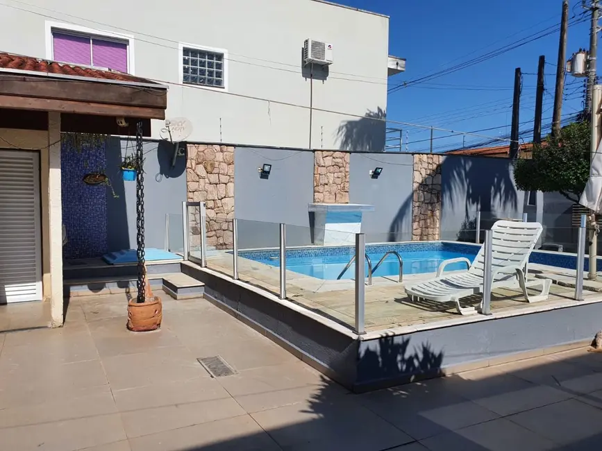 Sobrado com 3 quartos à venda, 300m2 em Martim de Sá, Caraguatatuba - SP - imagem 5 Foto 5 de Sobrado com 3 quartos à venda, 300m2 em Martim de Sá, Caraguatatuba - SP