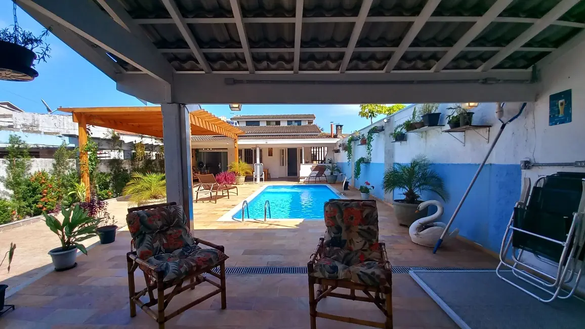 Foto 4 de Casa com 3 quartos à venda, 300m2 em Martim de Sá, Caraguatatuba - SP