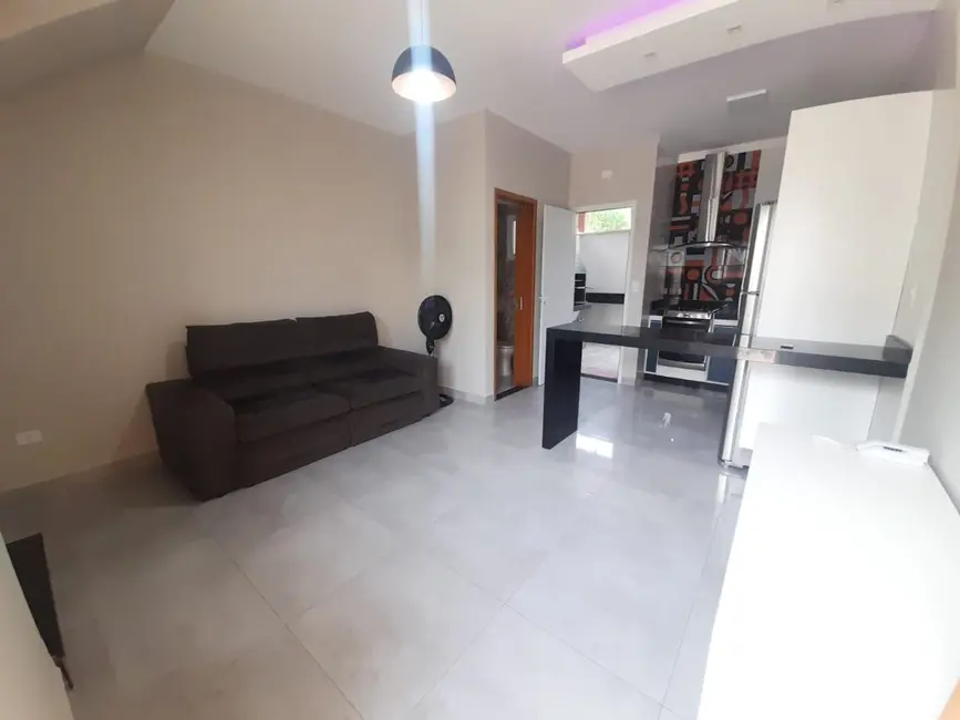 Foto 3 de Casa com 2 quartos para alugar, 62m2 em Rio do Ouro, Caraguatatuba - SP