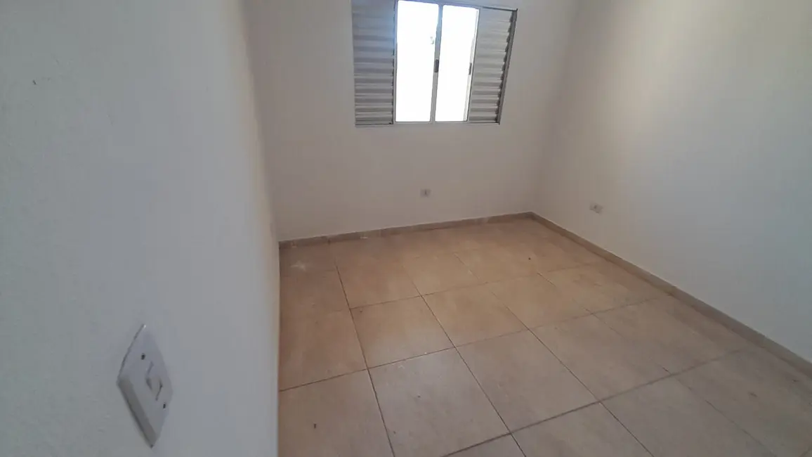 Foto 8 de Casa com 2 quartos para alugar, 72m2 em Pegorelli, Caraguatatuba - SP