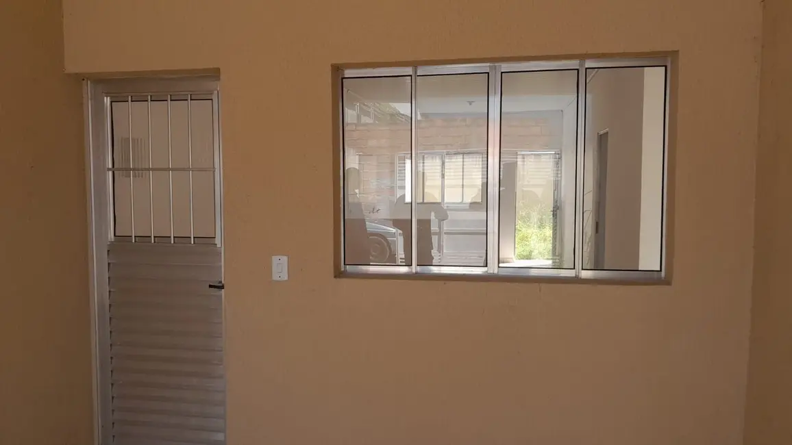 Foto 1 de Casa com 2 quartos para alugar, 72m2 em Pegorelli, Caraguatatuba - SP