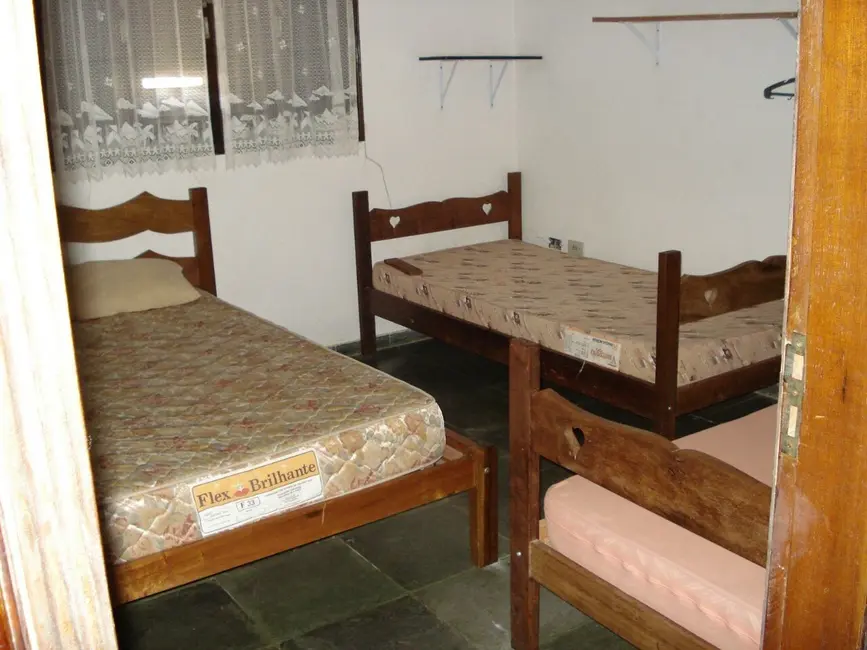 Foto 4 de Sobrado com 3 quartos à venda, 300m2 em Martim de Sá, Caraguatatuba - SP