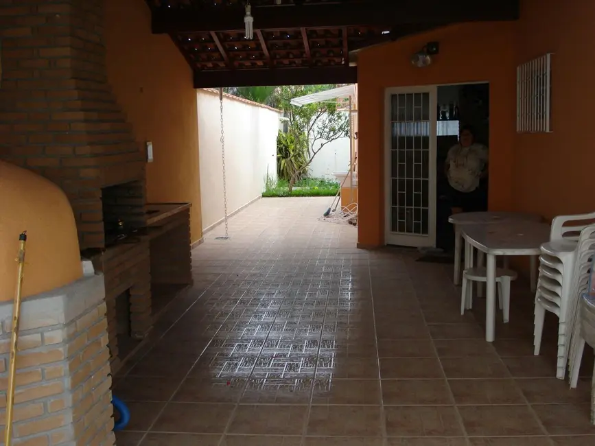 Foto 5 de Sobrado com 3 quartos à venda, 300m2 em Martim de Sá, Caraguatatuba - SP