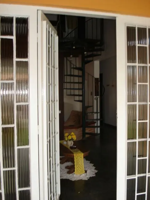 Foto 8 de Sobrado com 3 quartos à venda, 300m2 em Martim de Sá, Caraguatatuba - SP