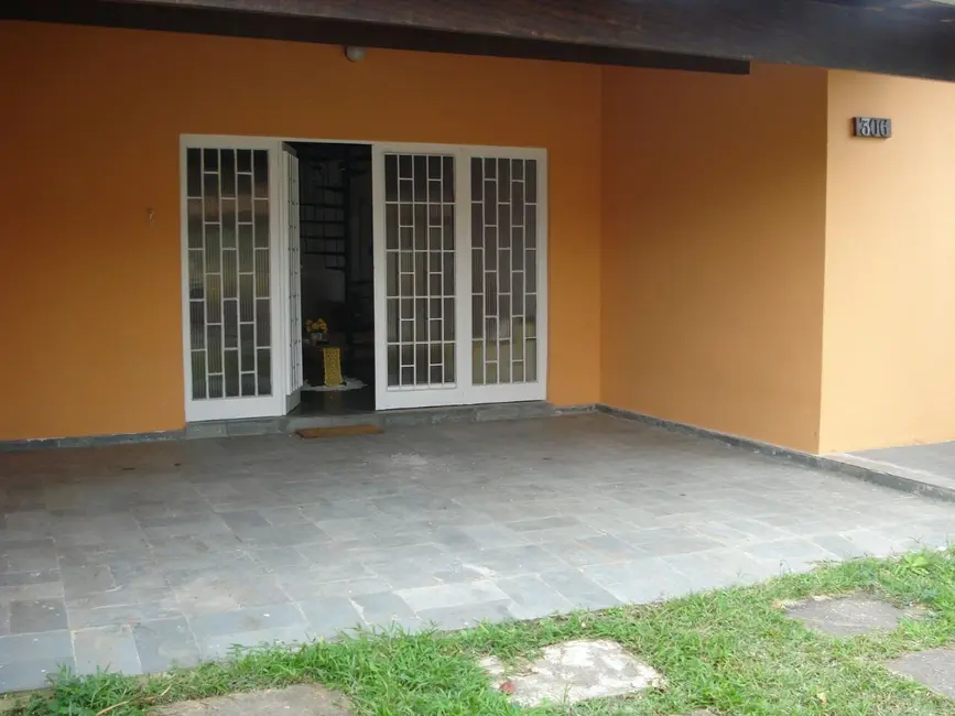 Foto 6 de Sobrado com 3 quartos à venda, 300m2 em Martim de Sá, Caraguatatuba - SP