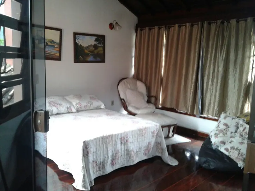 Foto 3 de Sobrado com 4 quartos à venda, 420m2 em Martim de Sá, Caraguatatuba - SP