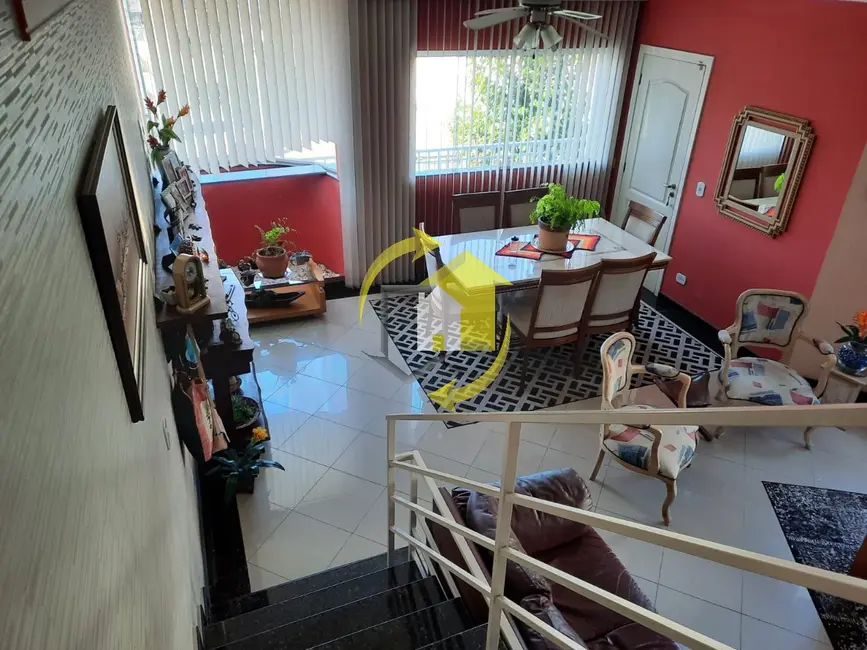 Sobrado com 3 quartos à venda, 225m2 em Vila Matilde, São Paulo - SP - imagem 4 Foto 4 de Sobrado com 3 quartos à venda, 225m2 em Vila Matilde, São Paulo - SP