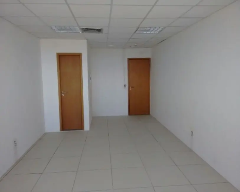 Foto 1 de Sala Comercial para alugar, 31m2 em Pina, Recife - PE