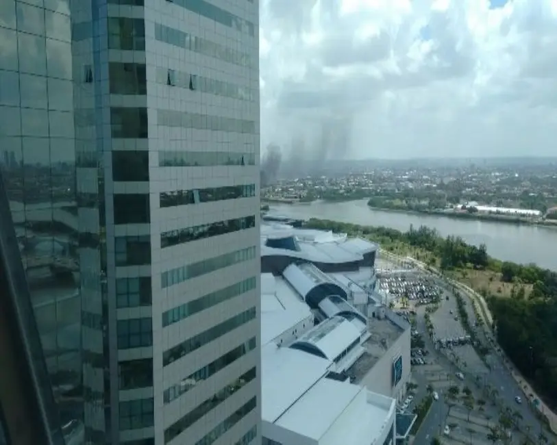 Foto 4 de Sala Comercial para alugar, 31m2 em Pina, Recife - PE