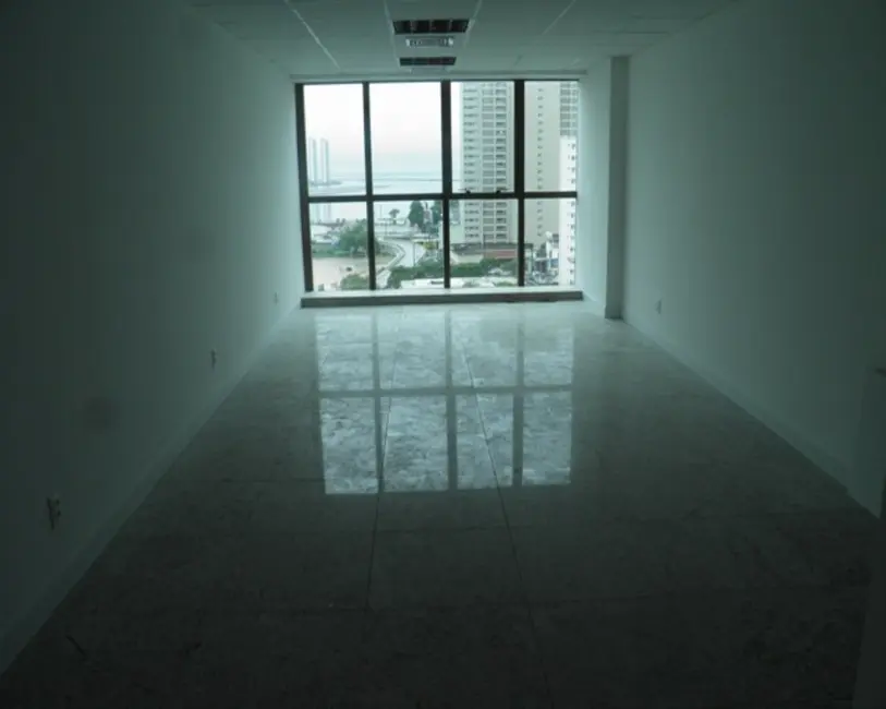 Foto 1 de Sala Comercial para alugar, 36m2 em Pina, Recife - PE
