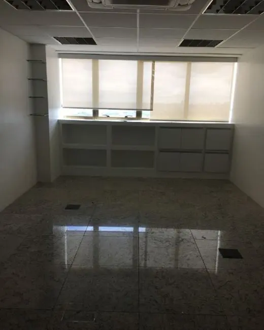 Foto 3 de Sala Comercial para alugar, 31m2 em Pina, Recife - PE