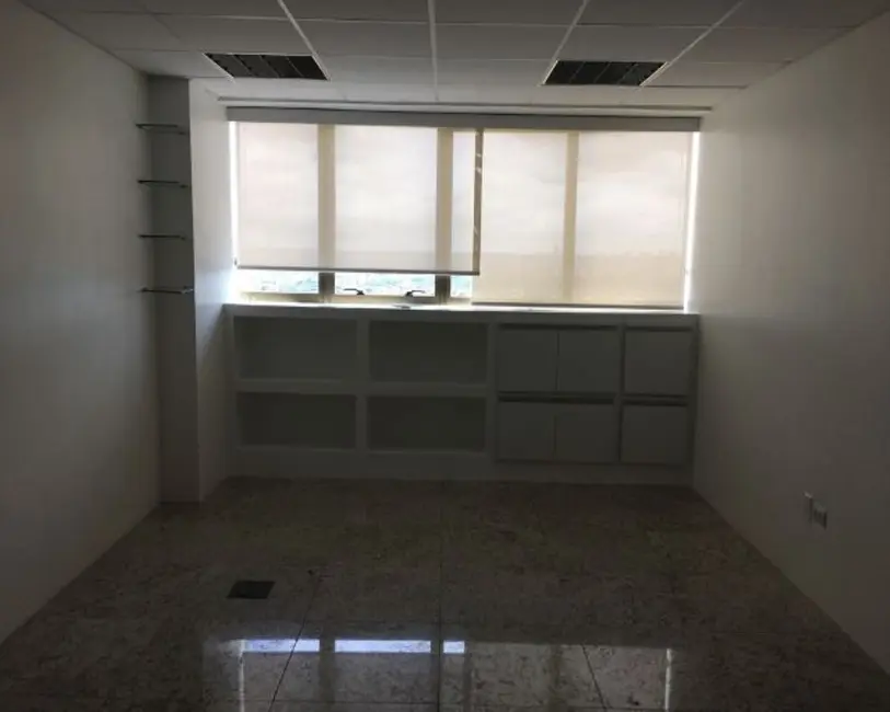 Foto 2 de Sala Comercial para alugar, 31m2 em Pina, Recife - PE