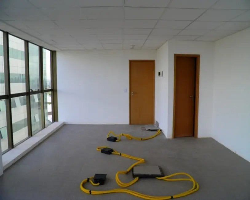 Sala Comercial para alugar, 37m2 em Pina, Recife - PE - imagem 1 Foto 1 de Sala Comercial para alugar, 37m2 em Pina, Recife - PE