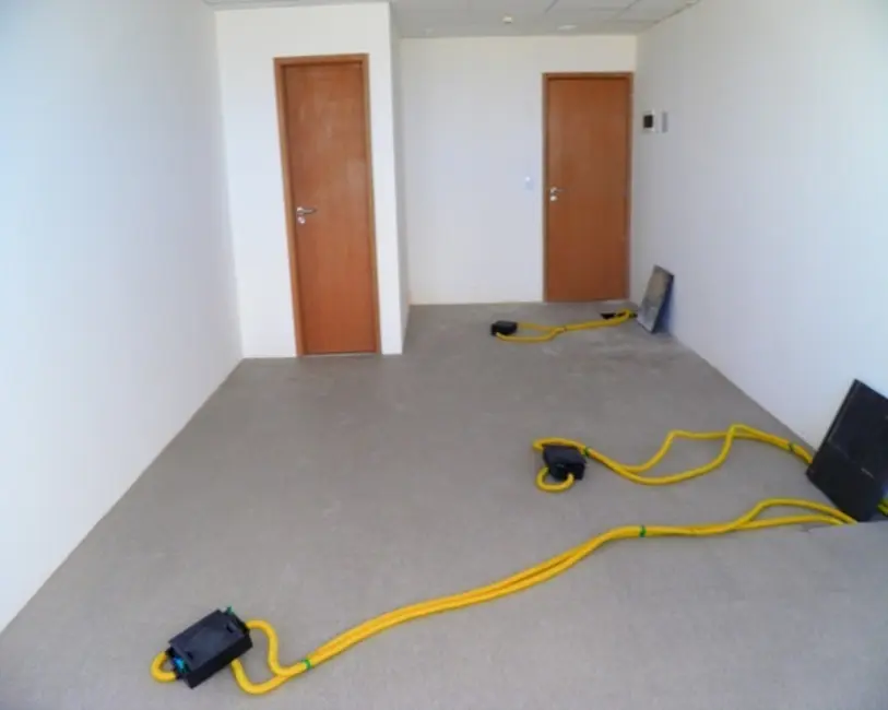 Foto 2 de Sala Comercial para alugar, 30m2 em Pina, Recife - PE