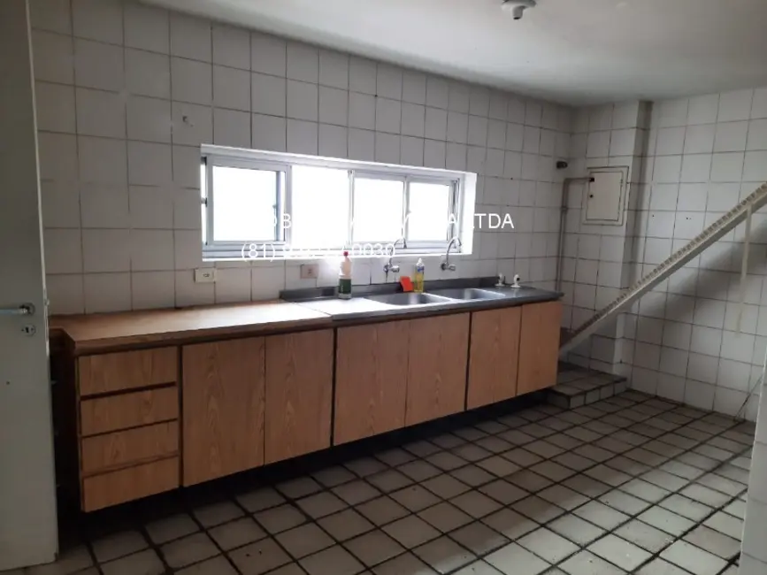 Apartamento com 3 quartos à venda, 152m2 em Aflitos, Recife - PE - imagem 3 Foto 3 de Apartamento com 3 quartos à venda, 152m2 em Aflitos, Recife - PE