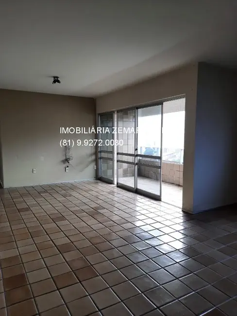 Apartamento com 3 quartos à venda, 152m2 em Aflitos, Recife - PE - imagem 2 Foto 2 de Apartamento com 3 quartos à venda, 152m2 em Aflitos, Recife - PE