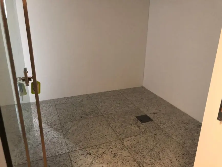 Sala Comercial à venda e para alugar, 61m2 em Pina, Recife - PE - imagem 4 Foto 4 de Sala Comercial à venda e para alugar, 61m2 em Pina, Recife - PE