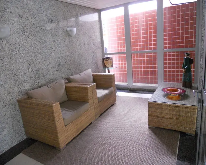 Foto 3 de Apartamento com 2 quartos à venda, 73m2 em Torre, Recife - PE