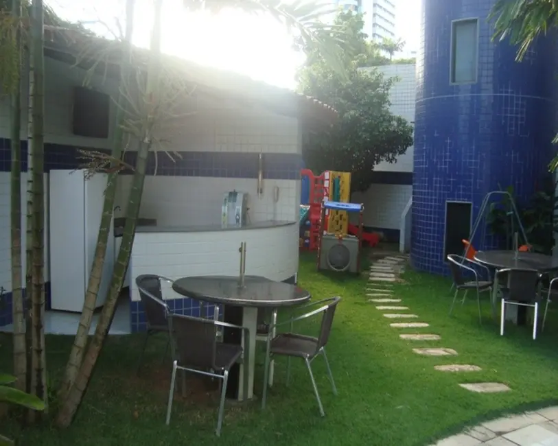 Foto 9 de Apartamento com 4 quartos à venda, 180m2 em Casa Forte, Recife - PE