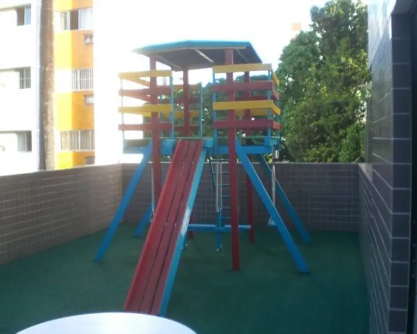 Foto 9 de Apartamento com 2 quartos à venda, 78m2 em Madalena, Recife - PE