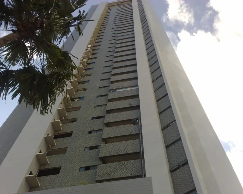 Foto 2 de Apartamento com 4 quartos à venda, 326m2 em Monteiro, Recife - PE