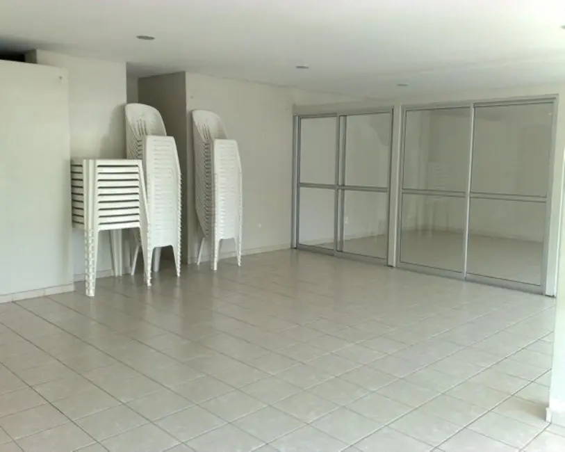 Foto 4 de Apartamento com 2 quartos à venda, 70m2 em Prado, Recife - PE