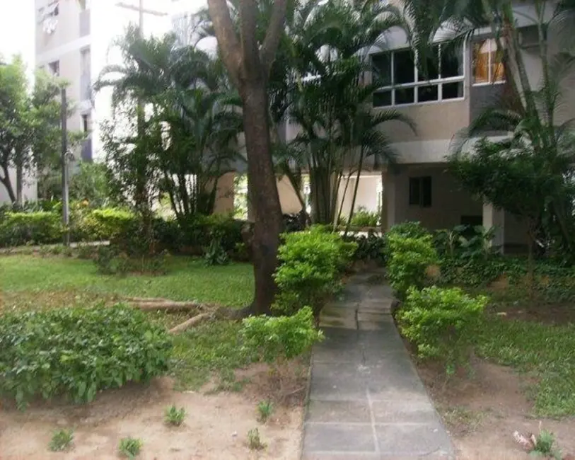 Foto 4 de Apartamento com 2 quartos à venda, 76m2 em Torre, Recife - PE