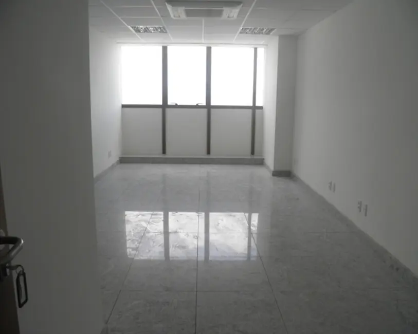 Foto 1 de Sala Comercial para alugar, 31m2 em Pina, Recife - PE