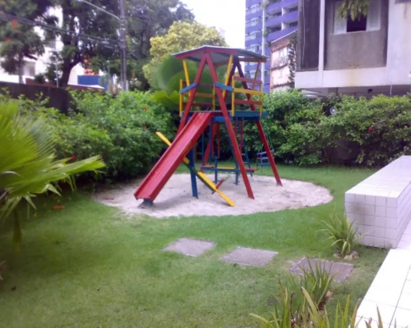 Foto 2 de Apartamento com 2 quartos à venda, 82m2 em Madalena, Recife - PE