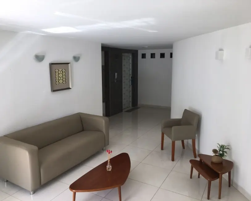 Foto 2 de Apartamento com 3 quartos à venda, 85m2 em Madalena, Recife - PE