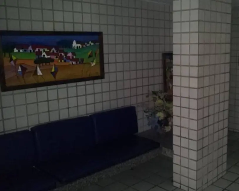 Apartamento com 3 quartos à venda, 95m2 em Prado, Recife - PE - imagem 2 Foto 2 de Apartamento com 3 quartos à venda, 95m2 em Prado, Recife - PE