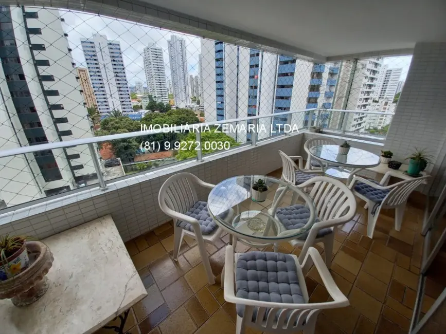 Foto 9 de Apartamento com 4 quartos à venda, 245m2 em Casa Forte, Recife - PE