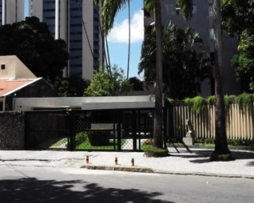 Foto 2 de Apartamento com 4 quartos à venda, 245m2 em Casa Forte, Recife - PE