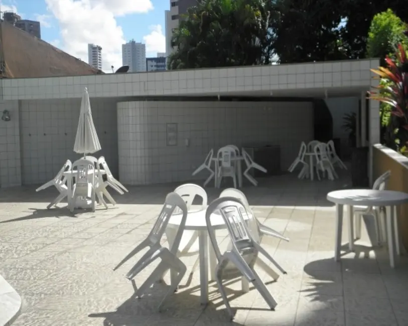 Foto 6 de Apartamento com 4 quartos à venda, 250m2 em Casa Forte, Recife - PE