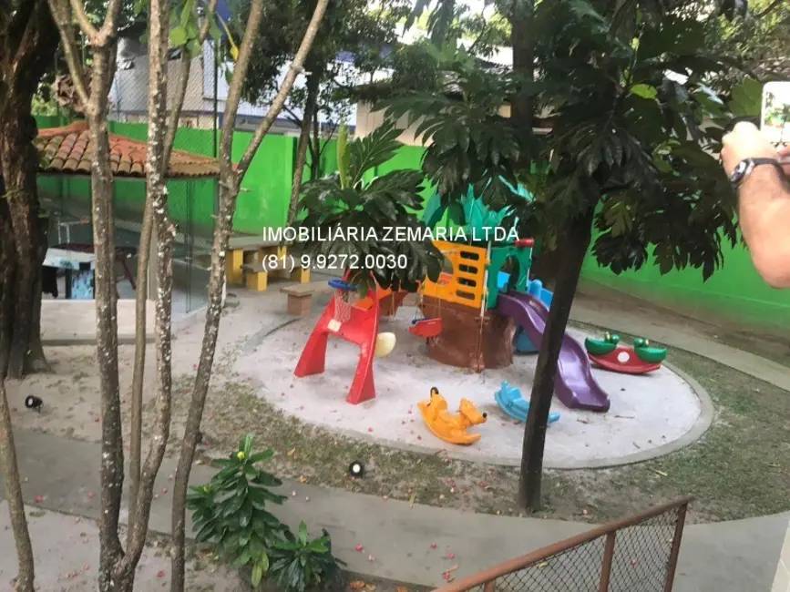 Foto 2 de Apartamento com 4 quartos à venda, 200m2 em Casa Forte, Recife - PE