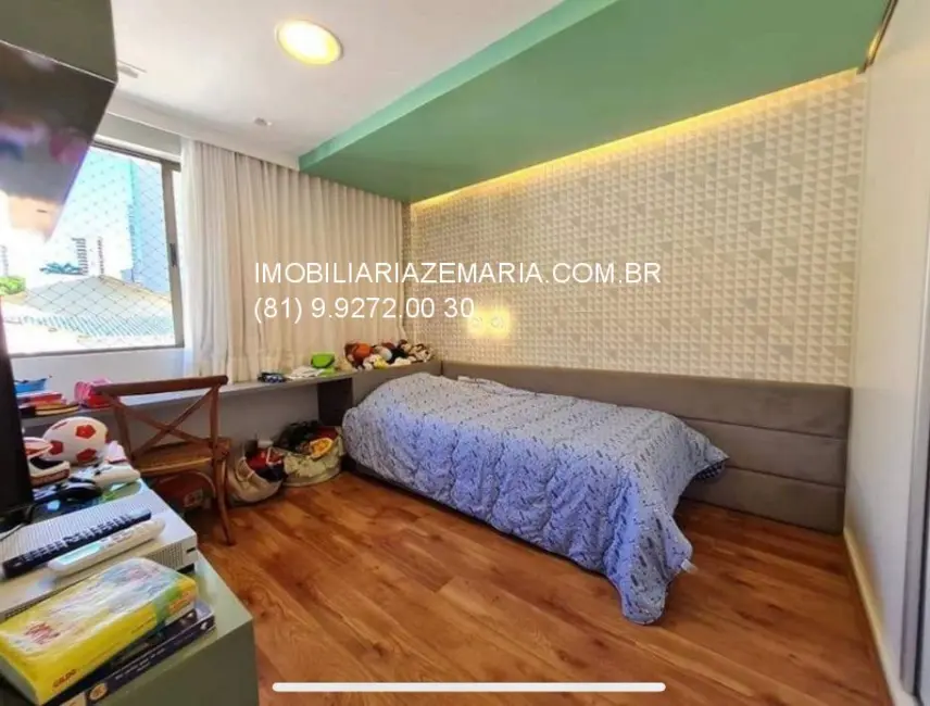 Casa com 4 quartos à venda, 245m2 em Apipucos, Recife - PE - imagem 2 Foto 2 de Casa com 4 quartos à venda, 245m2 em Apipucos, Recife - PE