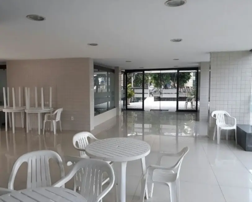 Foto 2 de Apartamento com 4 quartos à venda, 180m2 em Casa Amarela, Recife - PE