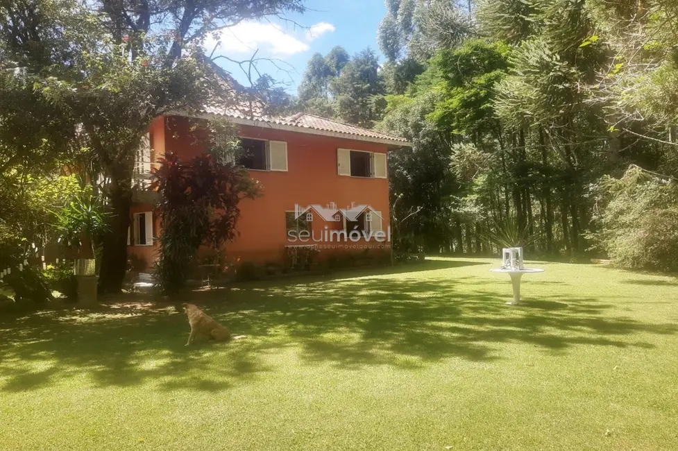 Foto 1 de Sítio / Rancho com 4 quartos à venda, 280m2 em Santo Antonio Do Pinhal - SP