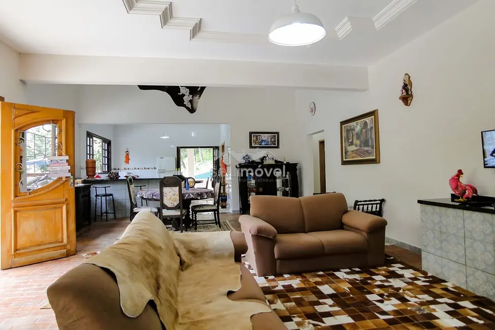 Foto 1 de Casa de Condomínio com 3 quartos à venda, 190m2 em Santo Antonio Do Pinhal - SP