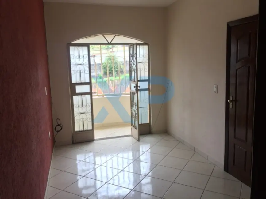 Foto 2 de Casa com 3 quartos à venda, 150m2 em São Roque, Divinopolis - MG