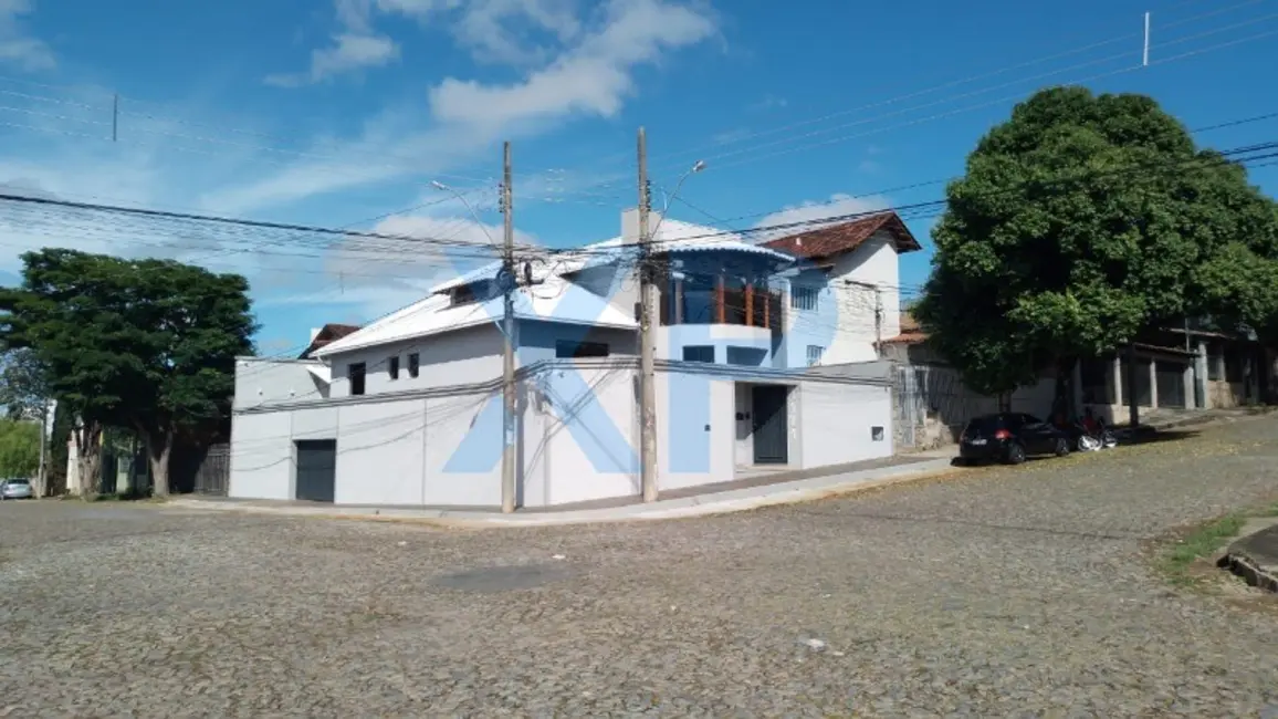 Foto 4 de Casa com 3 quartos à venda, 220m2 em Santa Luzia, Divinopolis - MG