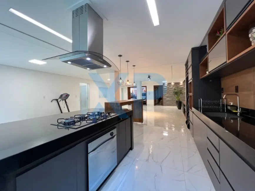 Casa com 4 quartos à venda, 380m2 em Sidil, Divinopolis - MG - imagem 6 Foto 6 de Casa com 4 quartos à venda, 380m2 em Sidil, Divinopolis - MG