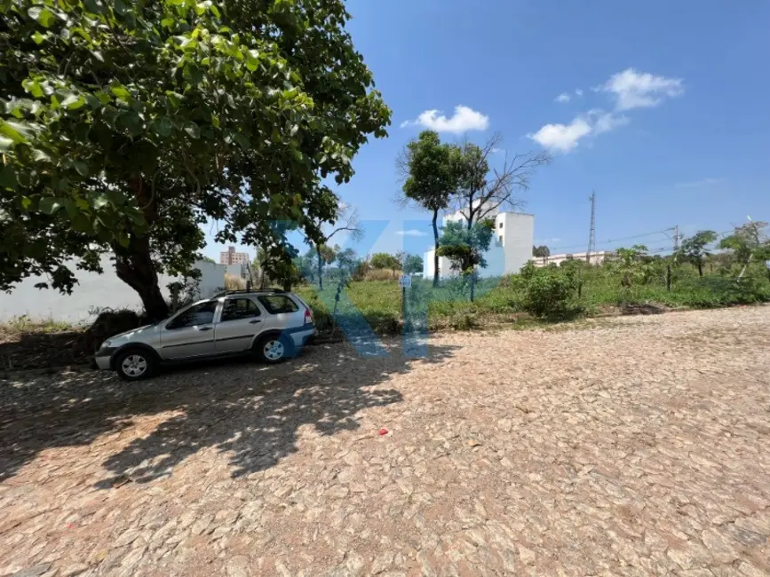 Foto 2 de Terreno / Lote à venda, 360m2 em Chanadour, Divinopolis - MG